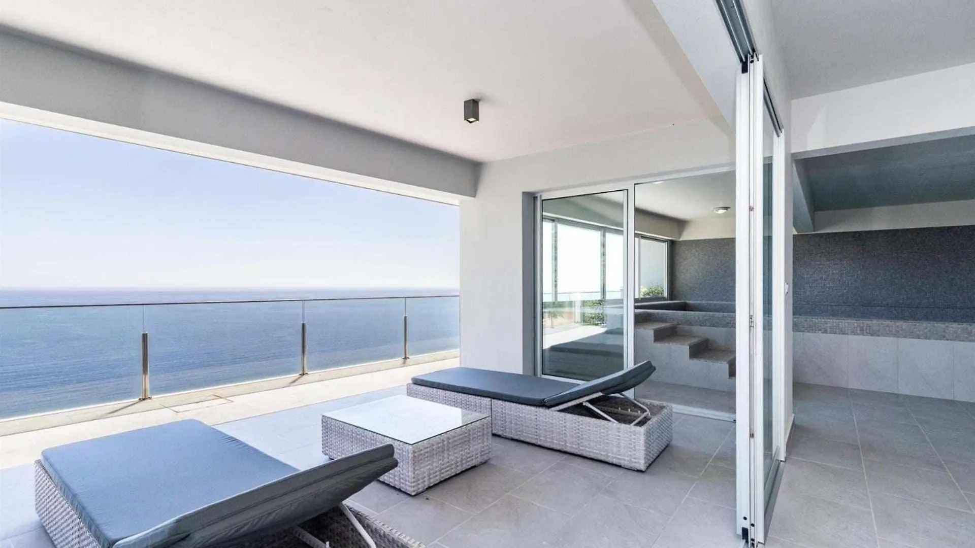 Villa Harmonia By Place Oversea With Indoor Pool 蓬他达维托亚 0*,  葡萄牙